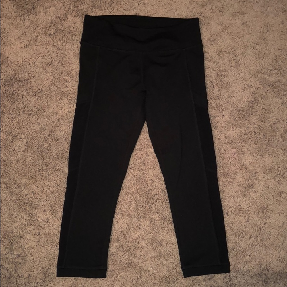 Fabletics black crop leggings